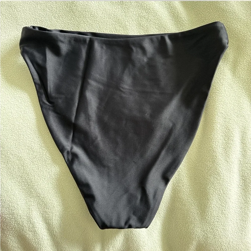 Beach Riot Black Bikini Bottom - Picture 2 of 3